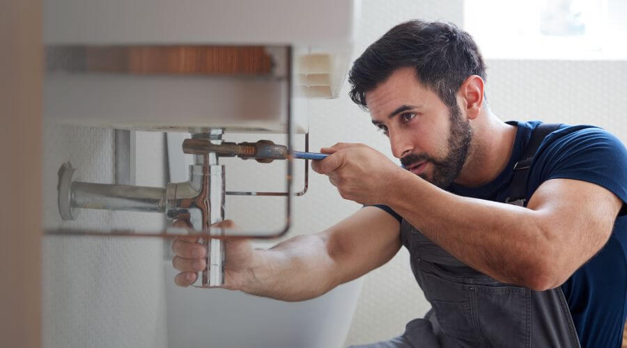 Professional water heater installation services in El Indio, TX
